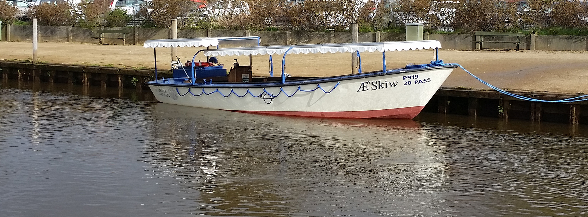 Æ' Skiw ved kajen i Varde Havn